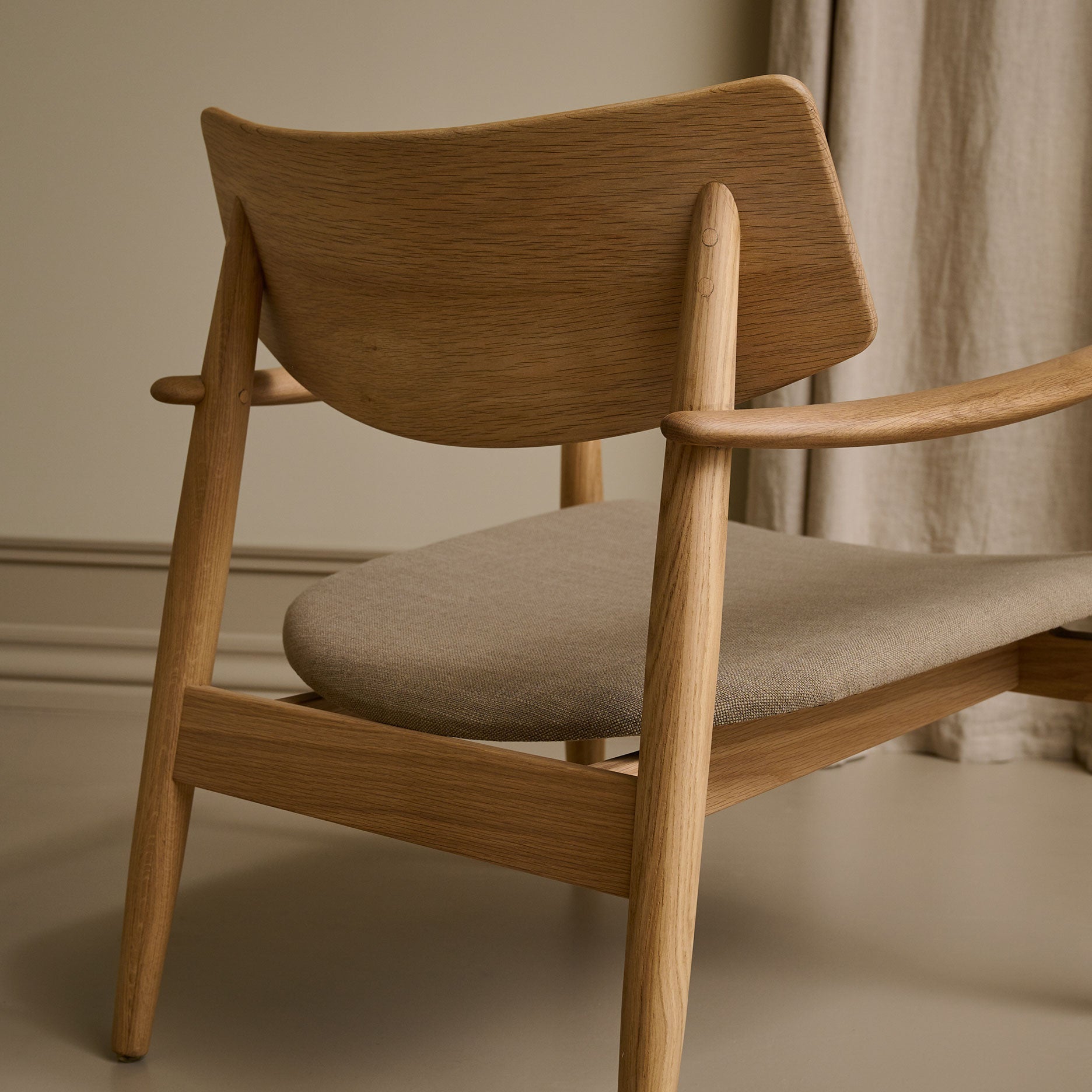 Vedersø Loungesessel mit Stoffbezug